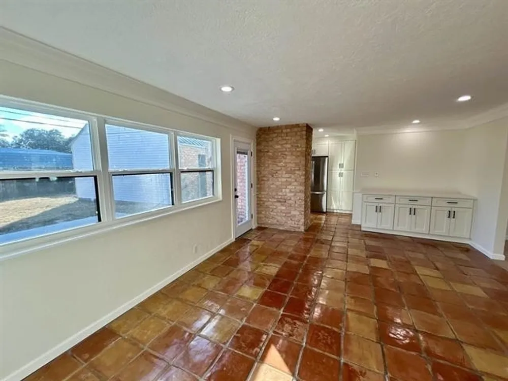 6275 Westgate Dr, Beaumont, TX 77706