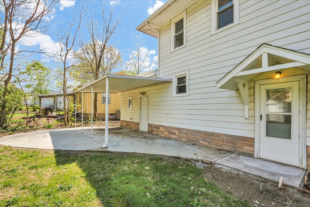 1518 W University Ave, Champaign, IL 61821