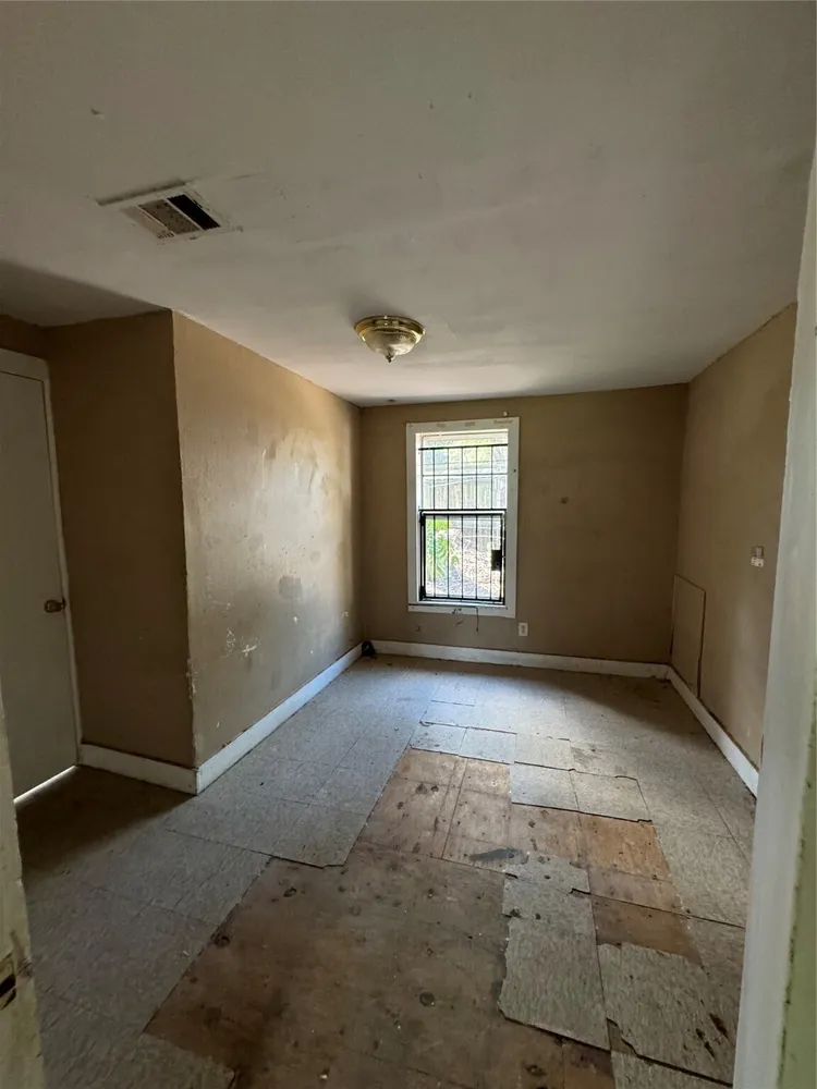 7625 Pointer St, Houston, TX 77016