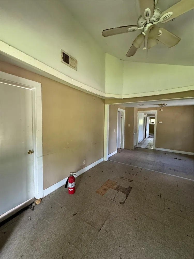 7625 Pointer St, Houston, TX 77016
