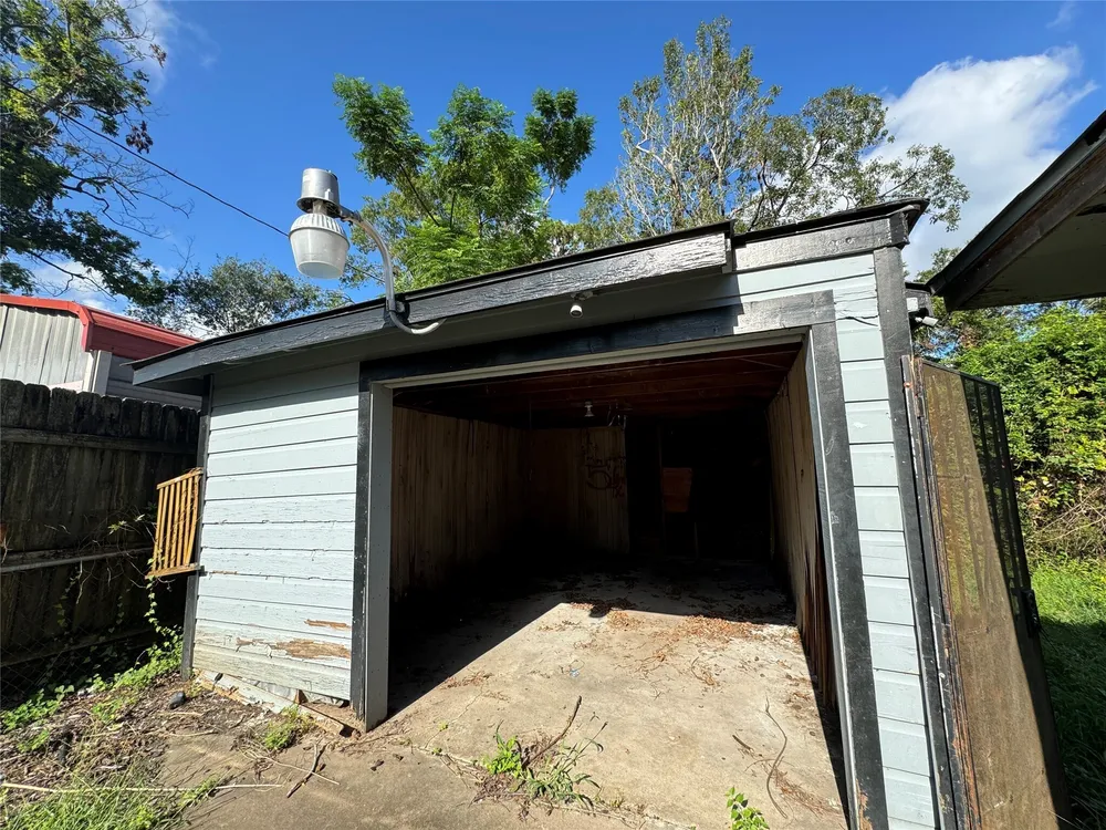 7625 Pointer St, Houston, TX 77016
