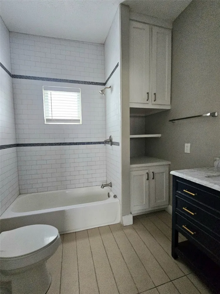 614 N York St, Houston, TX 77003