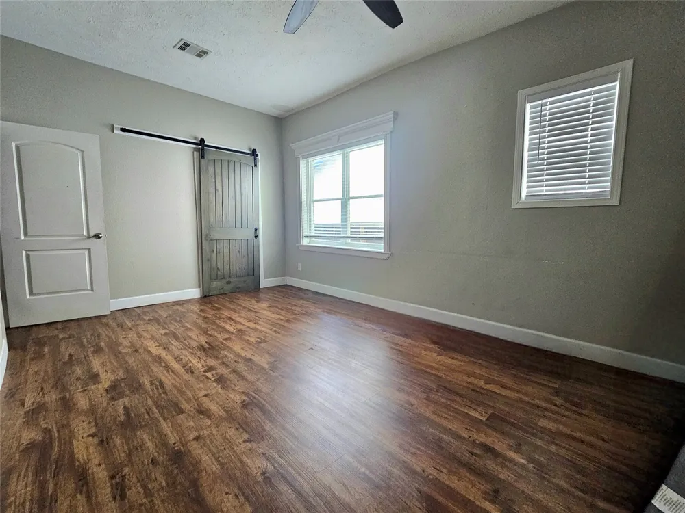 614 N York St, Houston, TX 77003