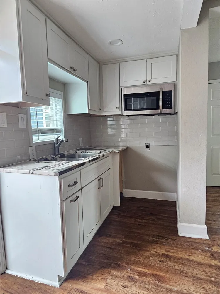 614 N York St, Houston, TX 77003