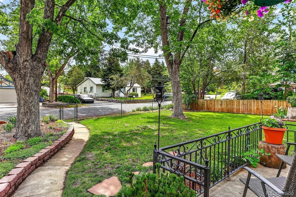 5331 Primrose Ln, Denver, CO 80221