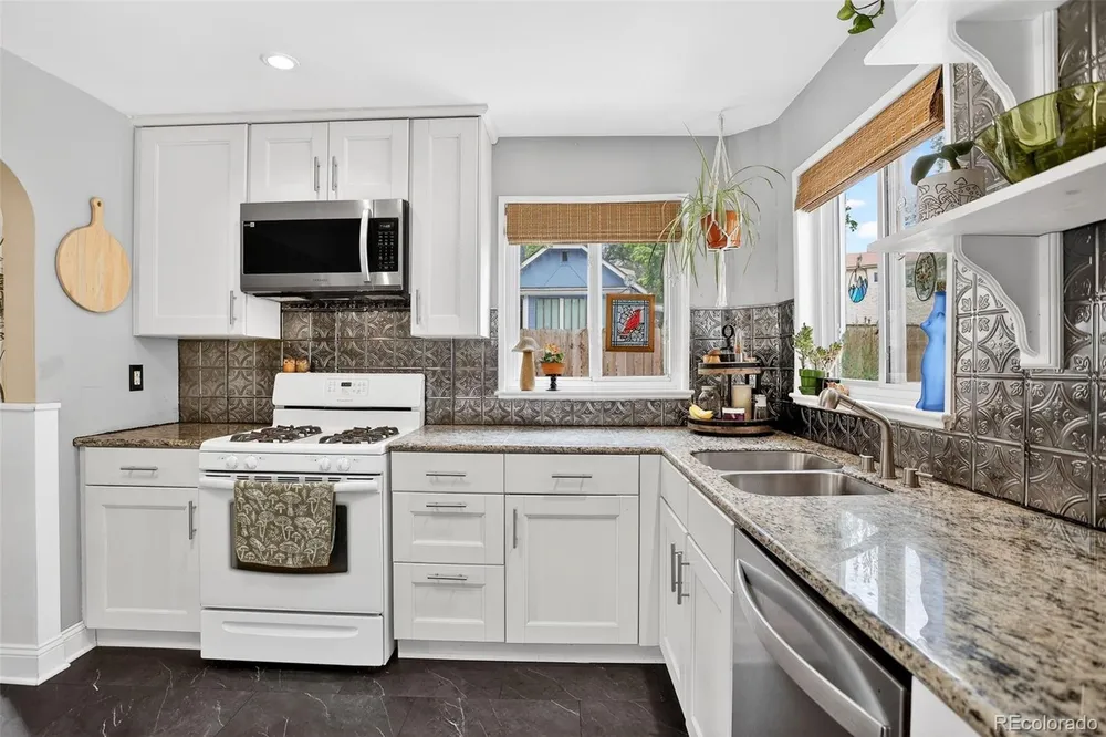 5331 Primrose Ln, Denver, CO 80221