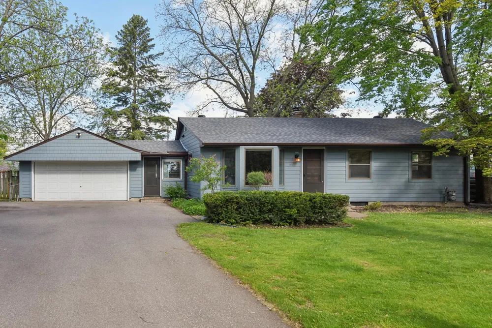 6101 Upper Afton Circle, Woodbury, MN 55125