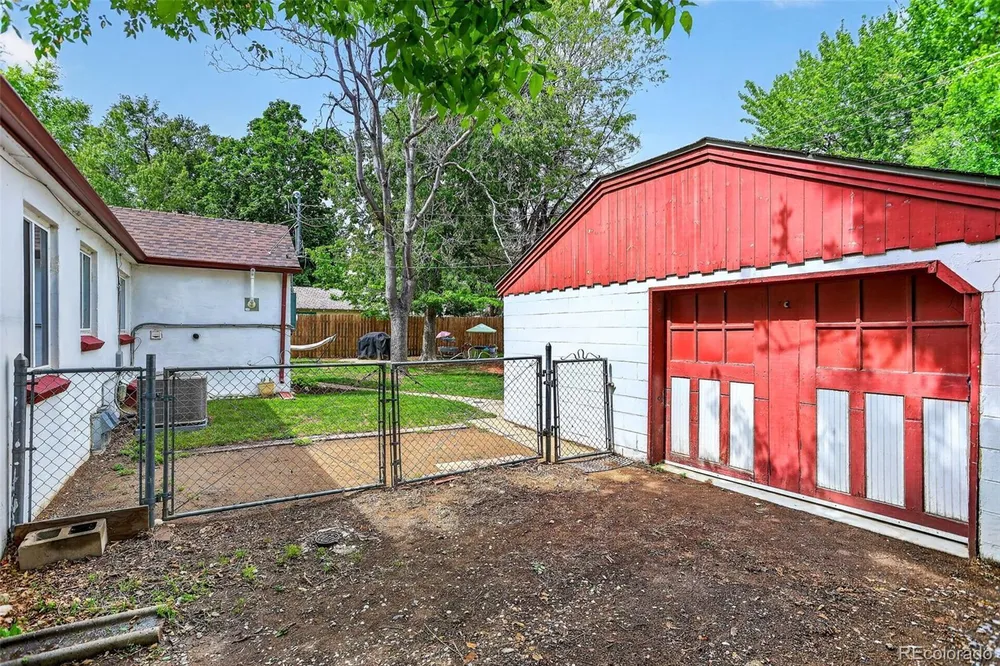 5331 Primrose Ln, Denver, CO 80221