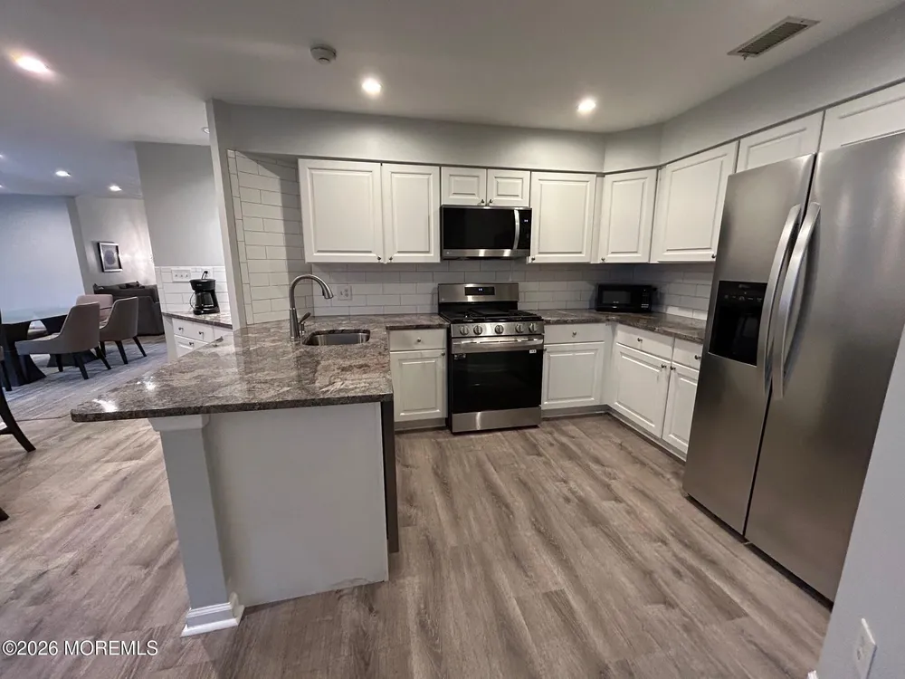 48 Winthrop Rd, Monroe, NJ 08831