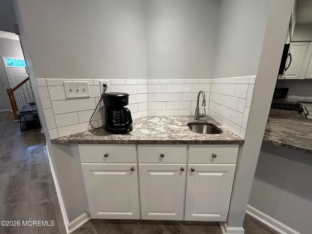 48 Winthrop Rd, Monroe, NJ 08831