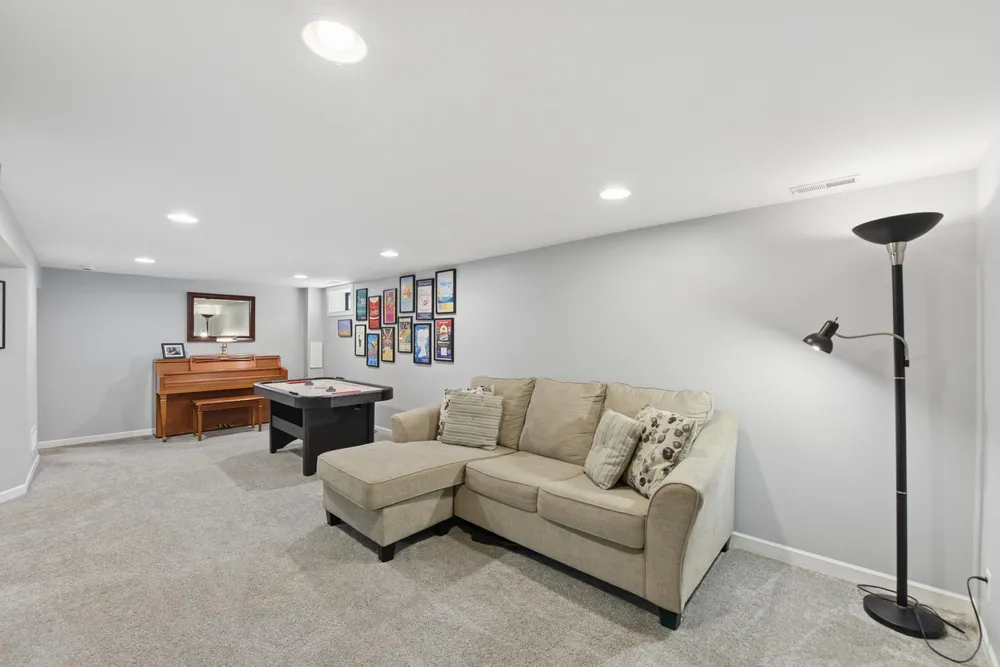 6101 Upper Afton Circle, Woodbury, MN 55125