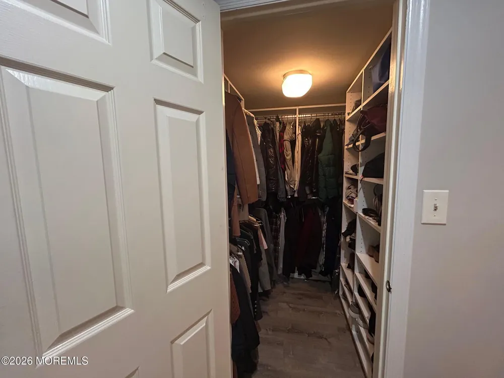 48 Winthrop Rd, Monroe, NJ 08831