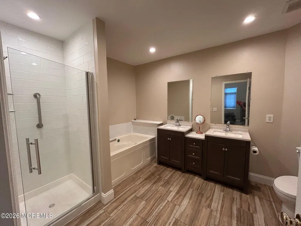 48 Winthrop Rd, Monroe, NJ 08831