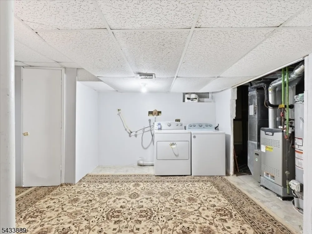27 Carolyn Rd, Belleville, NJ 07109