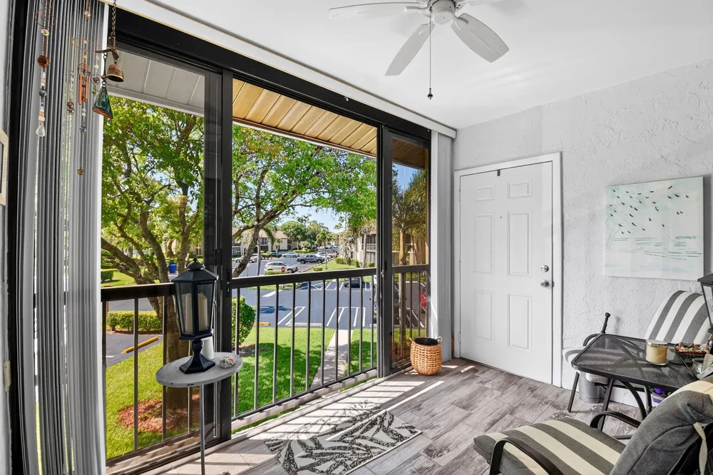 207 Pine Hov Circle, Greenacres, FL 33463