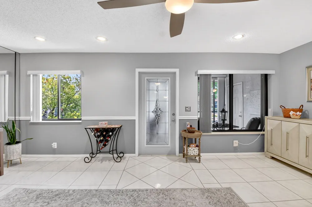 207 Pine Hov Circle, Greenacres, FL 33463