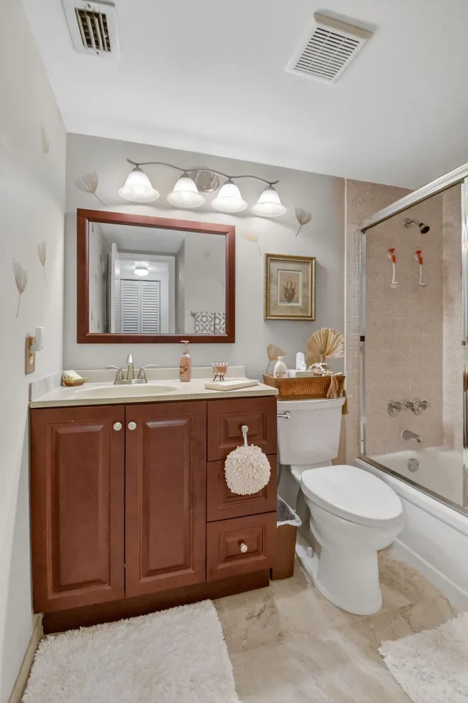 207 Pine Hov Circle, Greenacres, FL 33463