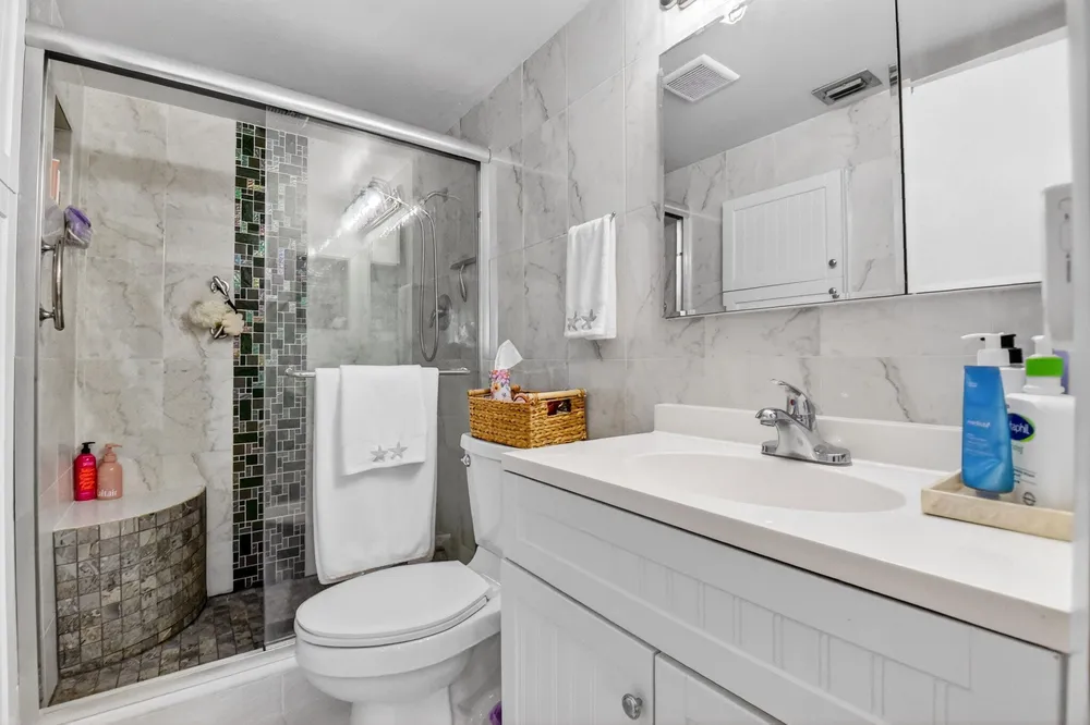 207 Pine Hov Circle, Greenacres, FL 33463