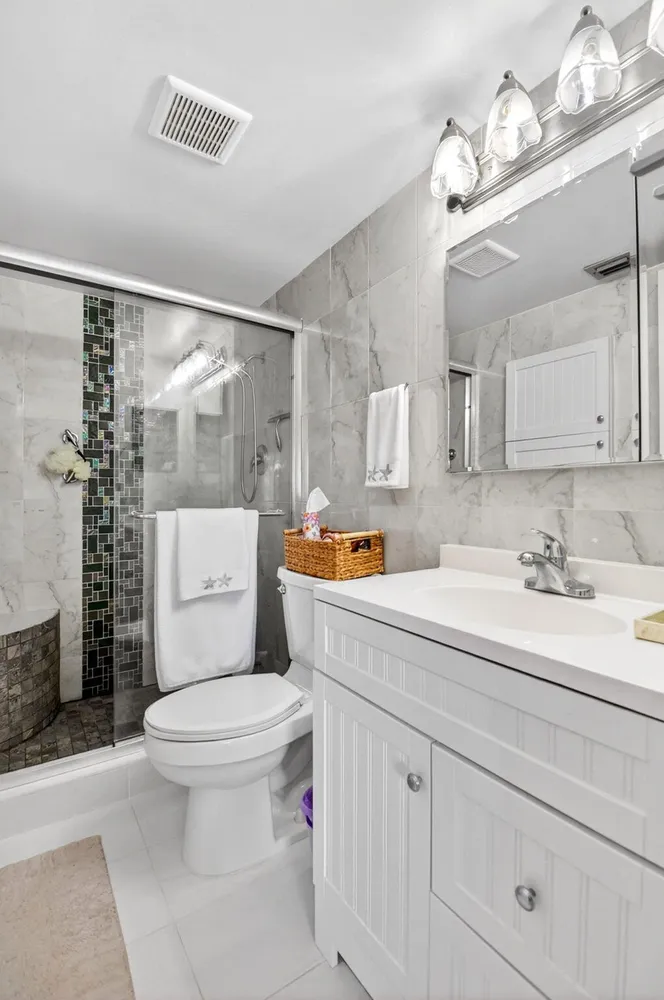 207 Pine Hov Circle, Greenacres, FL 33463