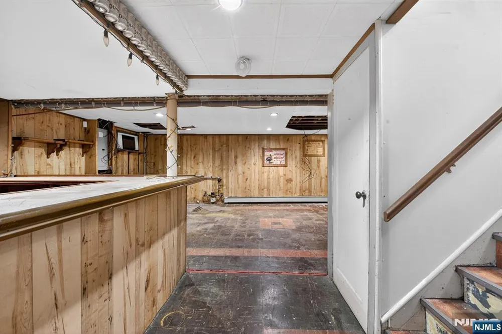 28 Livingston Pl, Teaneck, NJ 07666