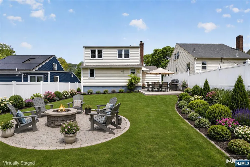 28 Livingston Pl, Teaneck, NJ 07666