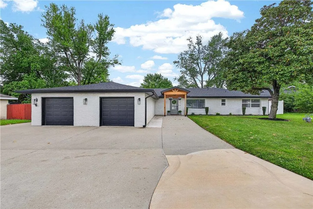 1530 Monte NE Rd, Rogers, AR 72756
