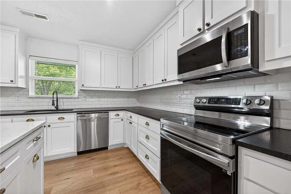 1530 Monte NE Rd, Rogers, AR 72756