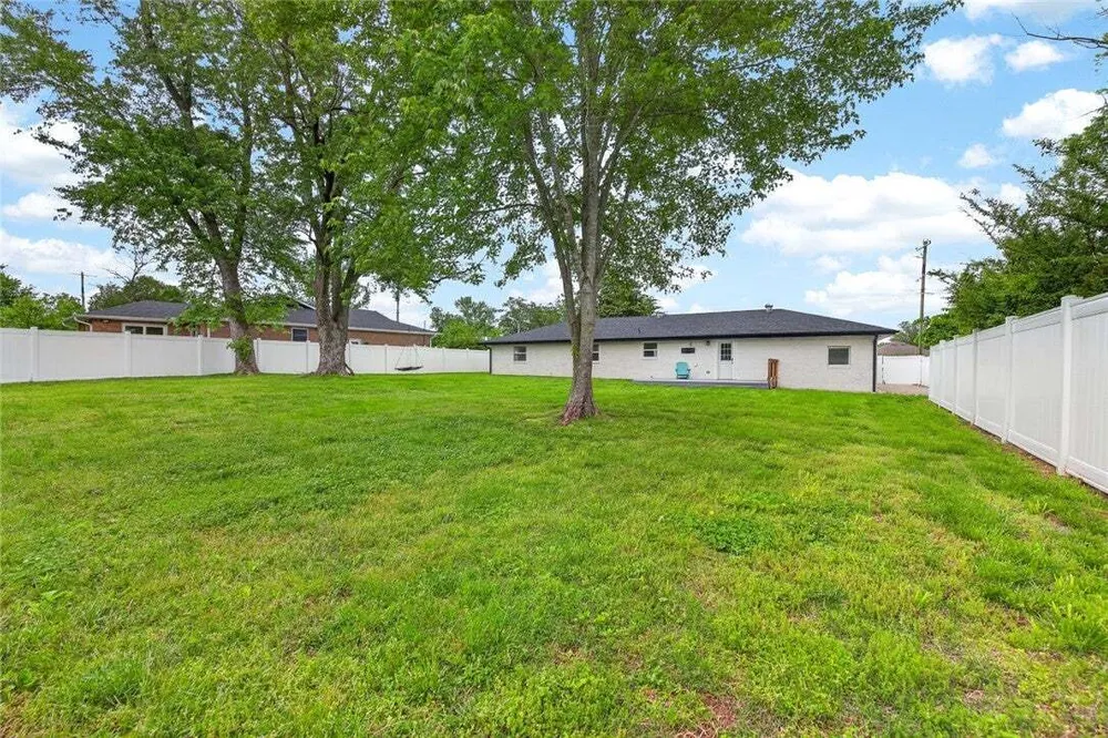 1530 Monte NE Rd, Rogers, AR 72756