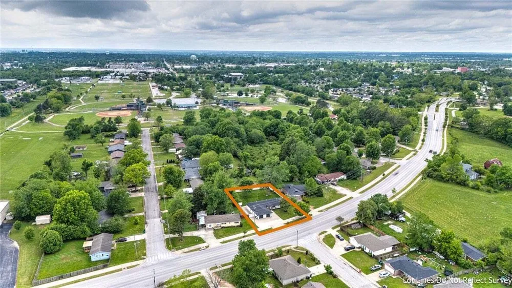 1530 Monte NE Rd, Rogers, AR 72756