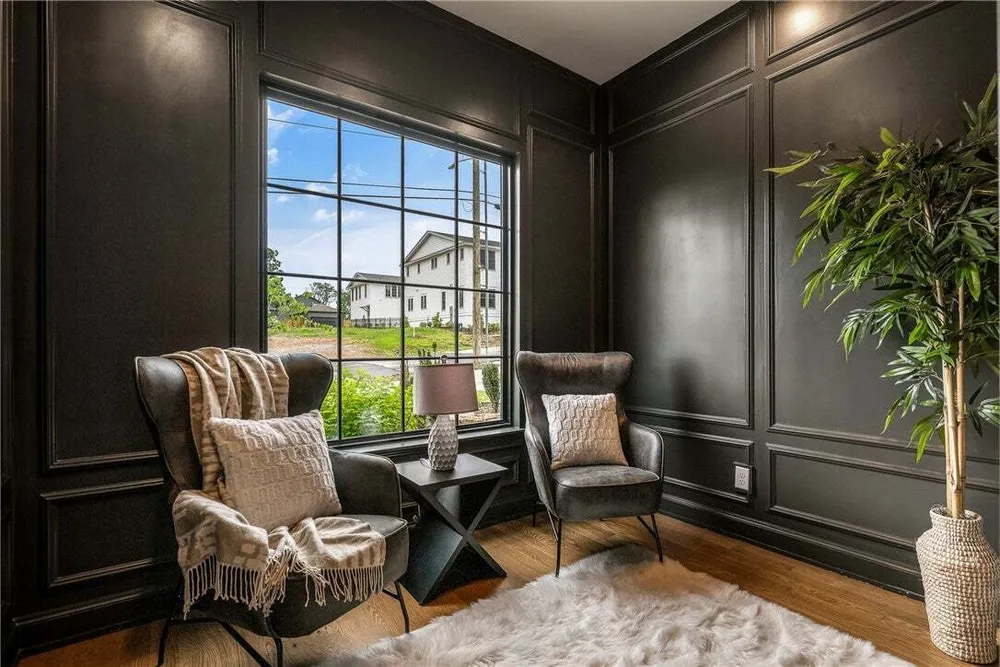 1033 NW A St, Bentonville, AR 72712
