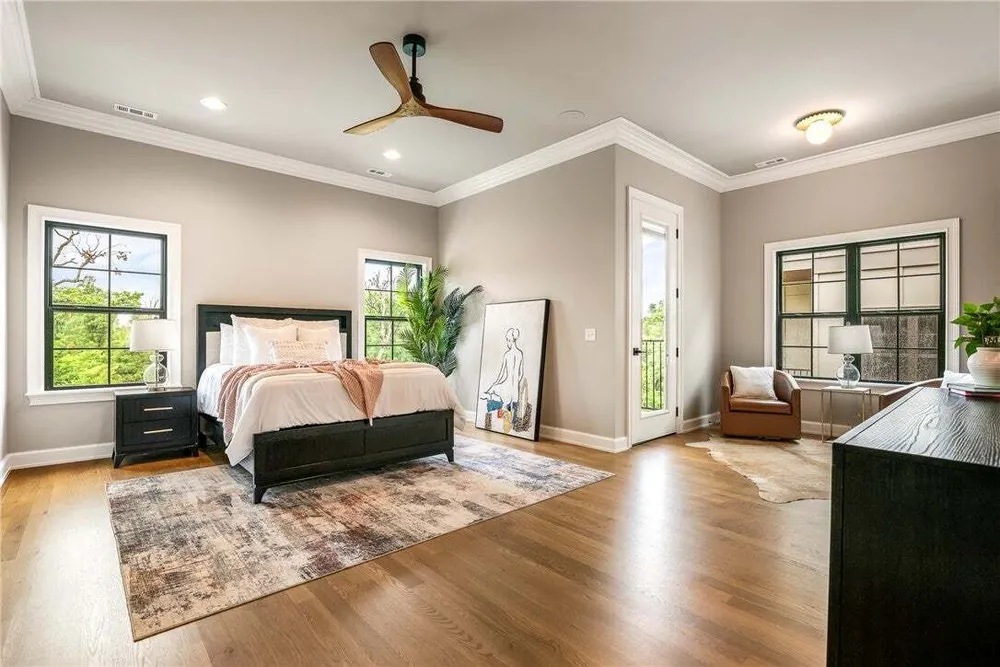 1033 NW A St, Bentonville, AR 72712