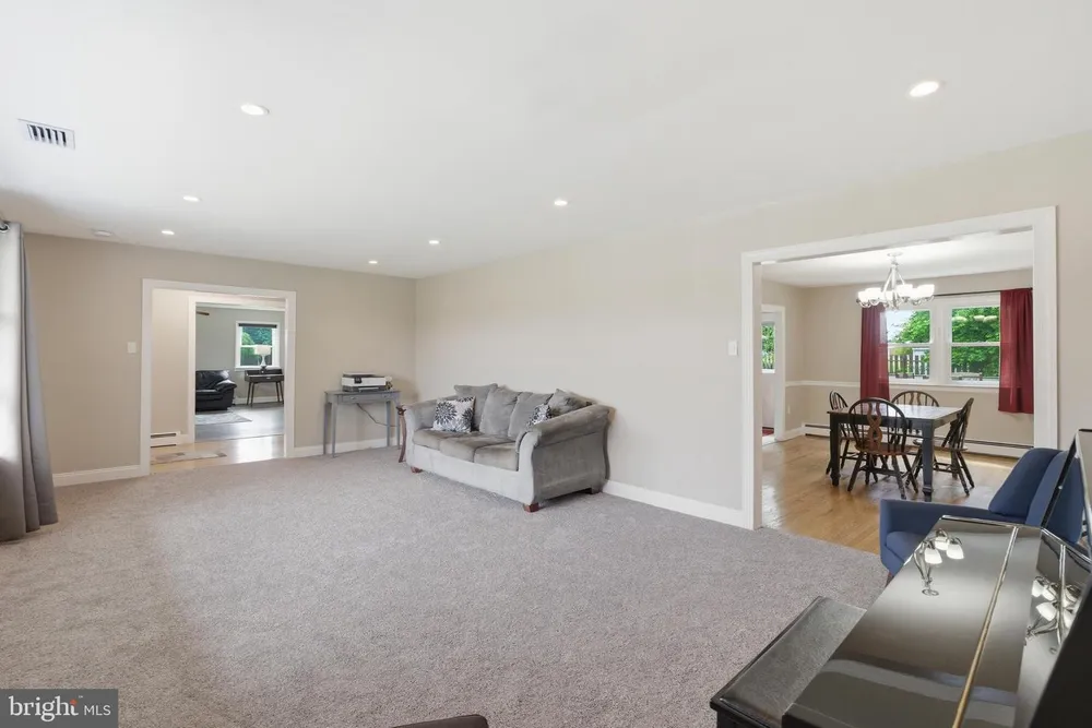642 Knoll Dr, Lansdale, PA 19446