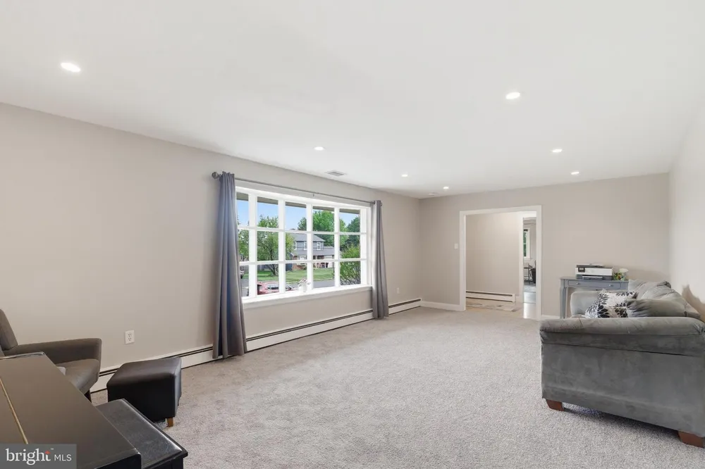 642 Knoll Dr, Lansdale, PA 19446