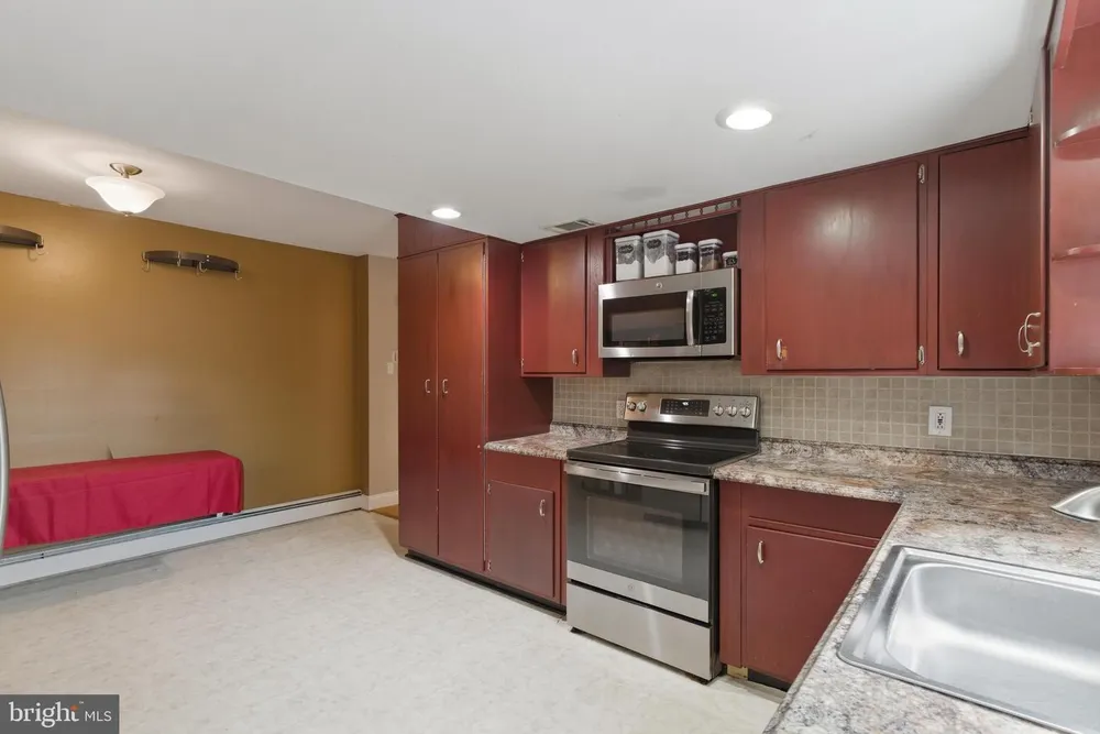 642 Knoll Dr, Lansdale, PA 19446