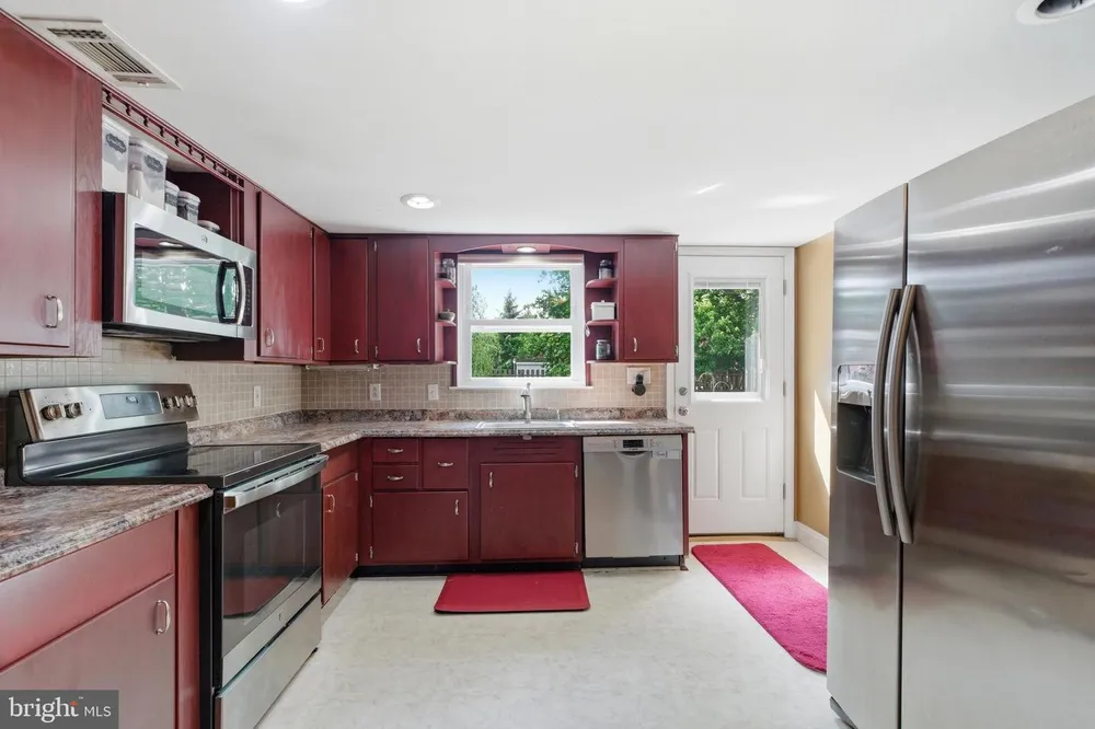 642 Knoll Dr, Lansdale, PA 19446