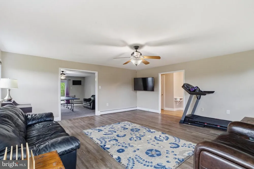 642 Knoll Dr, Lansdale, PA 19446