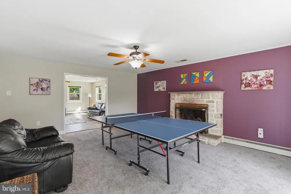 642 Knoll Dr, Lansdale, PA 19446