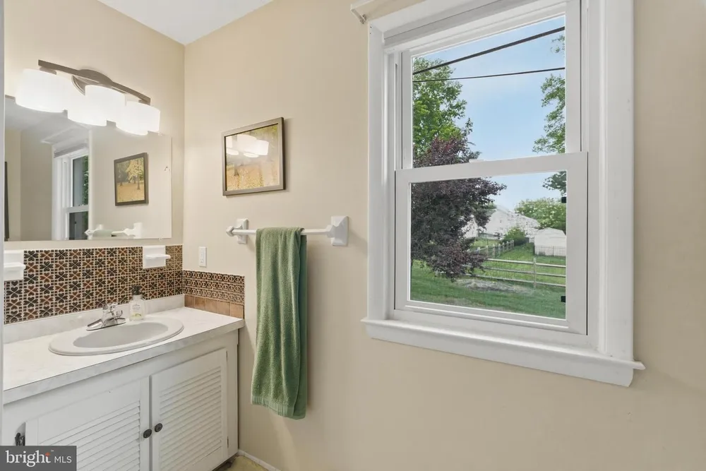 642 Knoll Dr, Lansdale, PA 19446