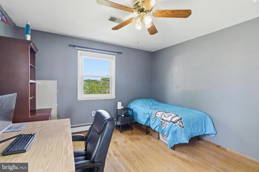 642 Knoll Dr, Lansdale, PA 19446