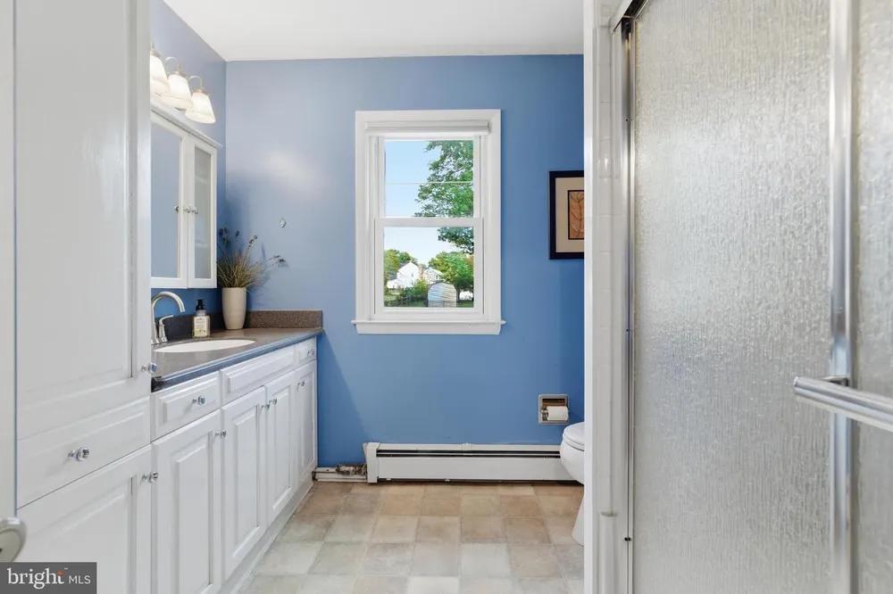642 Knoll Dr, Lansdale, PA 19446