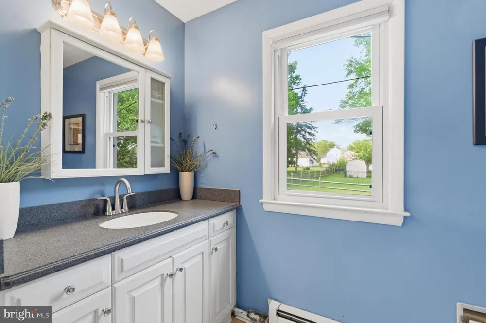 642 Knoll Dr, Lansdale, PA 19446