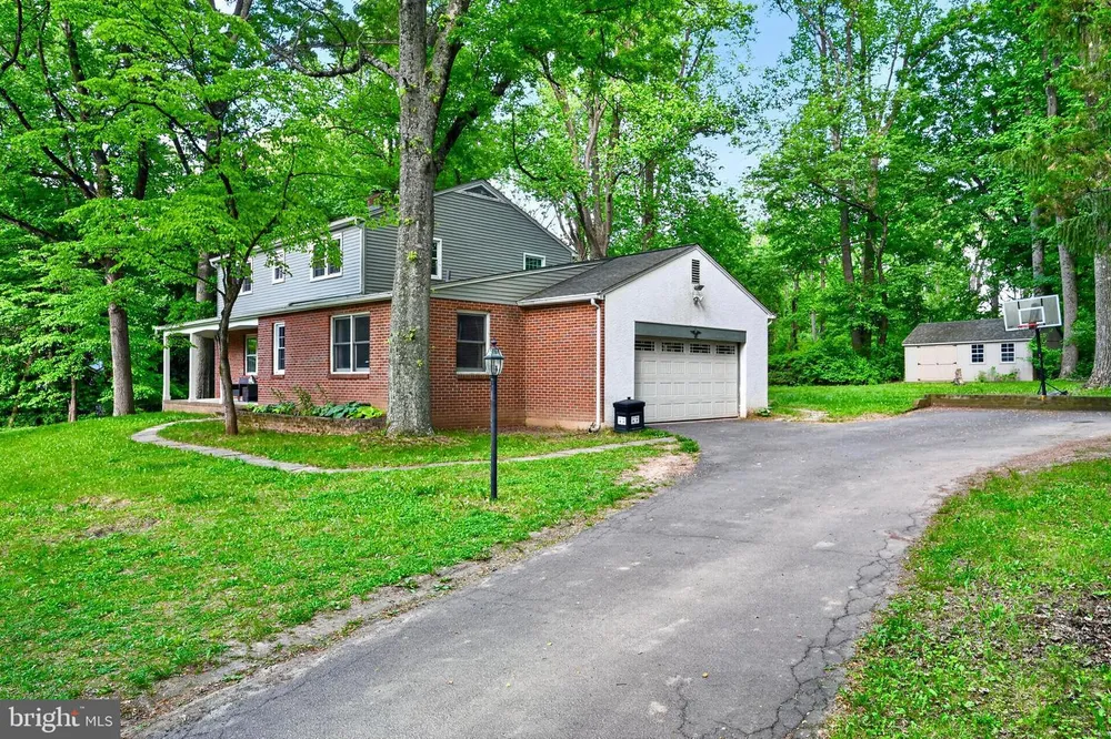 2222 Oak Terrace, Lansdale, PA 19446
