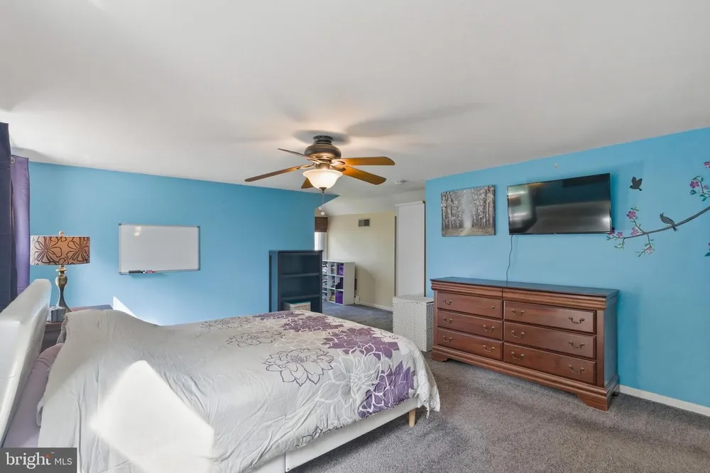 642 Knoll Dr, Lansdale, PA 19446
