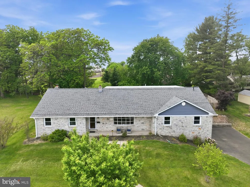 642 Knoll Dr, Lansdale, PA 19446