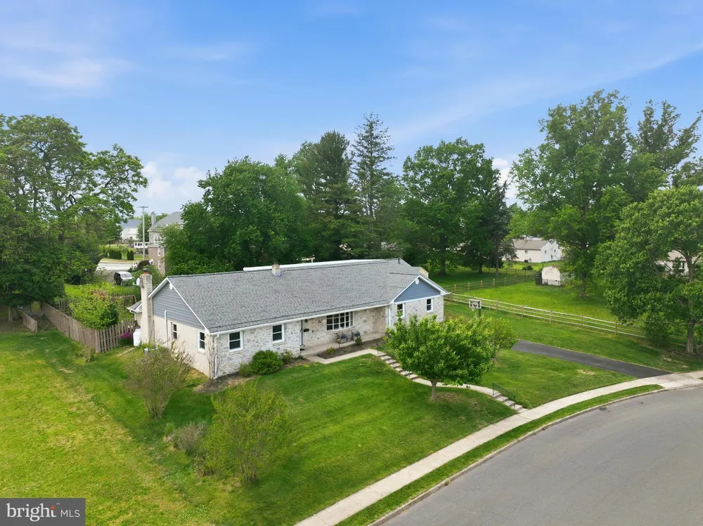 642 Knoll Dr, Lansdale, PA 19446