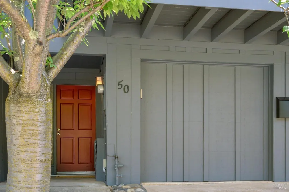 50 Blackstone Dr, San Rafael, CA 94903