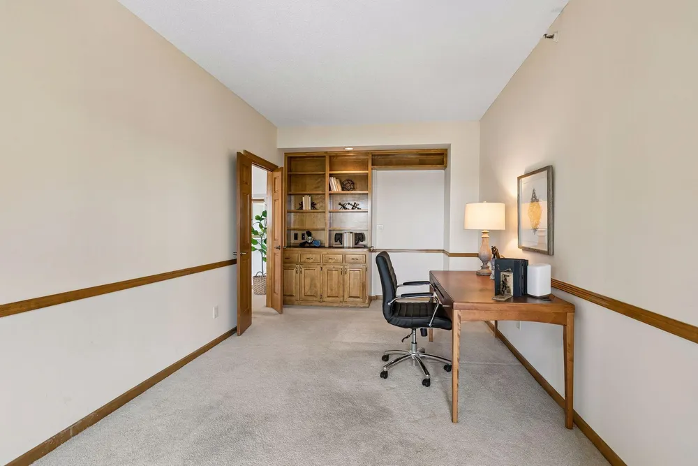 1201 Yale Pl, Minneapolis, MN 55403