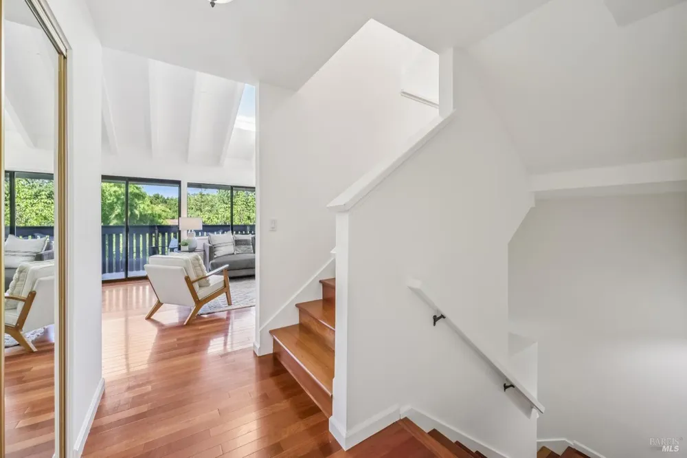 50 Blackstone Dr, San Rafael, CA 94903