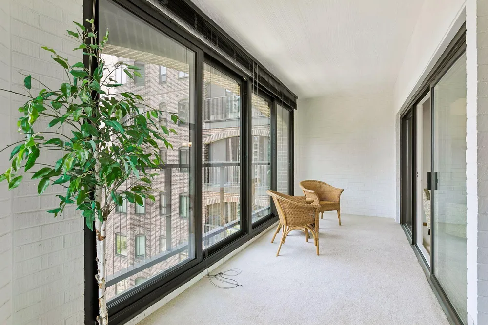1201 Yale Pl, Minneapolis, MN 55403