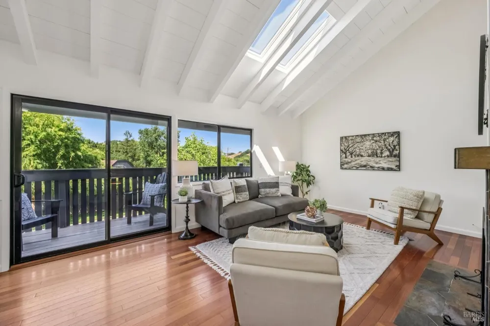 50 Blackstone Dr, San Rafael, CA 94903